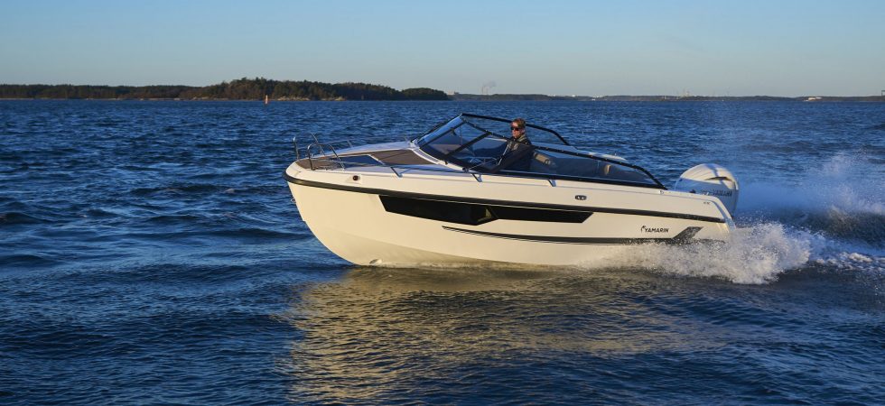 Ny modern och komfortabel daycruiser från Yamarin