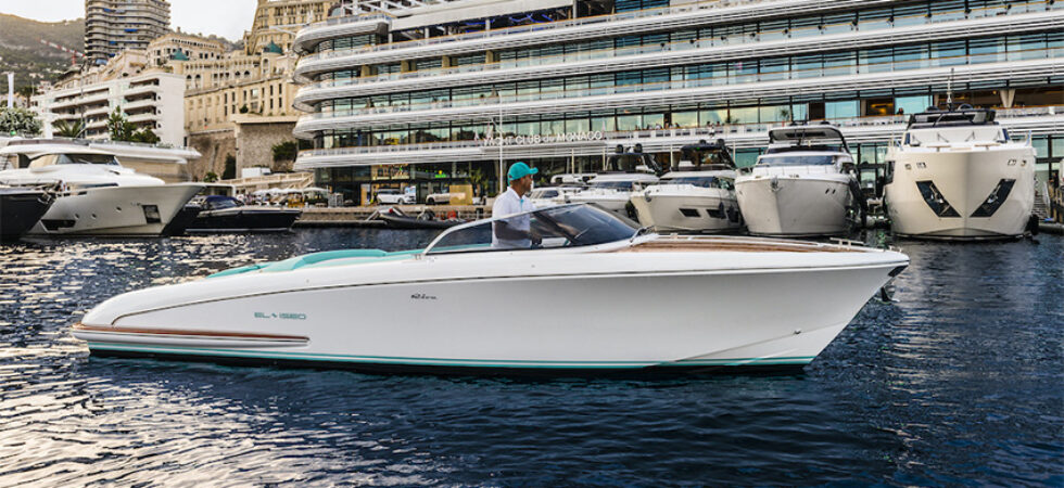 Helektrisk runabout på 27 fot från Riva Yachts