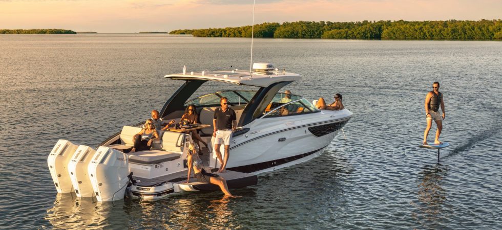 Lyxig bowrider med rejäla resurser