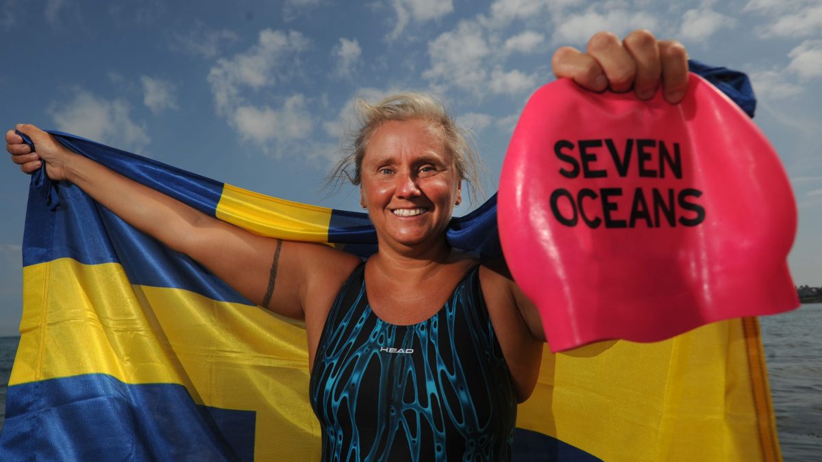 Världsrekord – simmar Göta kanal