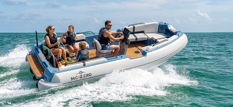 Kolfiber-RIB med 48 V el- och jetdrift