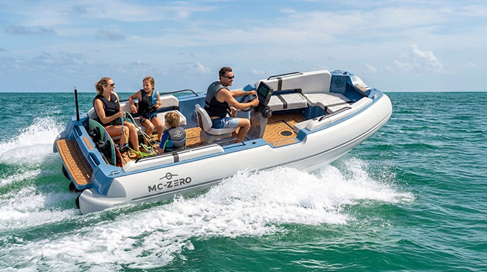 Kolfiber-RIB med 48 V el- och jetdrift