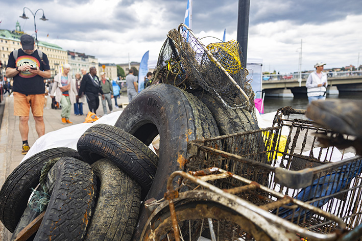Tonvis med förlorade fiskeredskap bärgade ur Östersjön