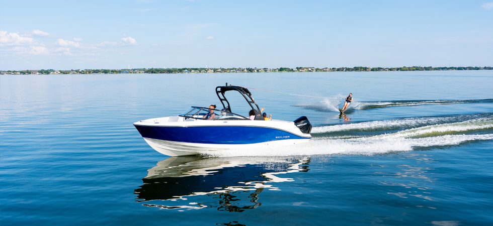 Bayliner lanserar V22 – efterföljaren till VR6