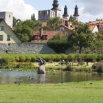 Bild på en del av Almedalen i Visby.